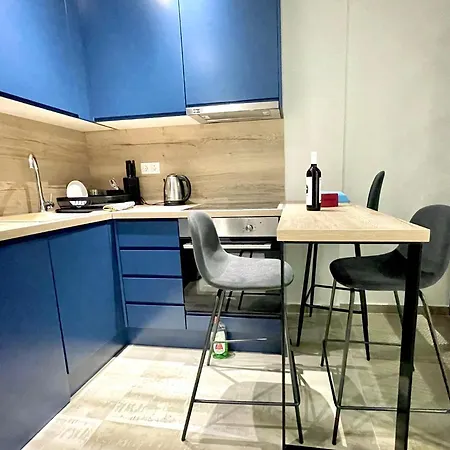 Dreamy Center 11 Thesbnbgr Апартаменты *